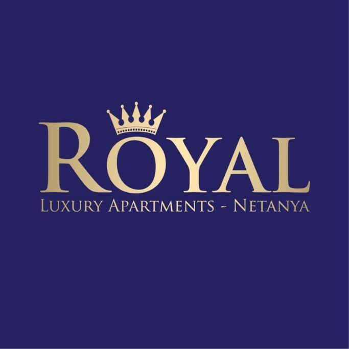 Royal Beach Front Apartments Нетания Екстериор снимка