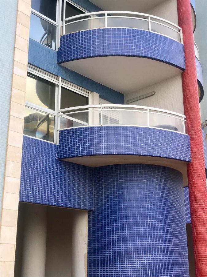 Royal Beach Front Apartments Нетания Екстериор снимка
