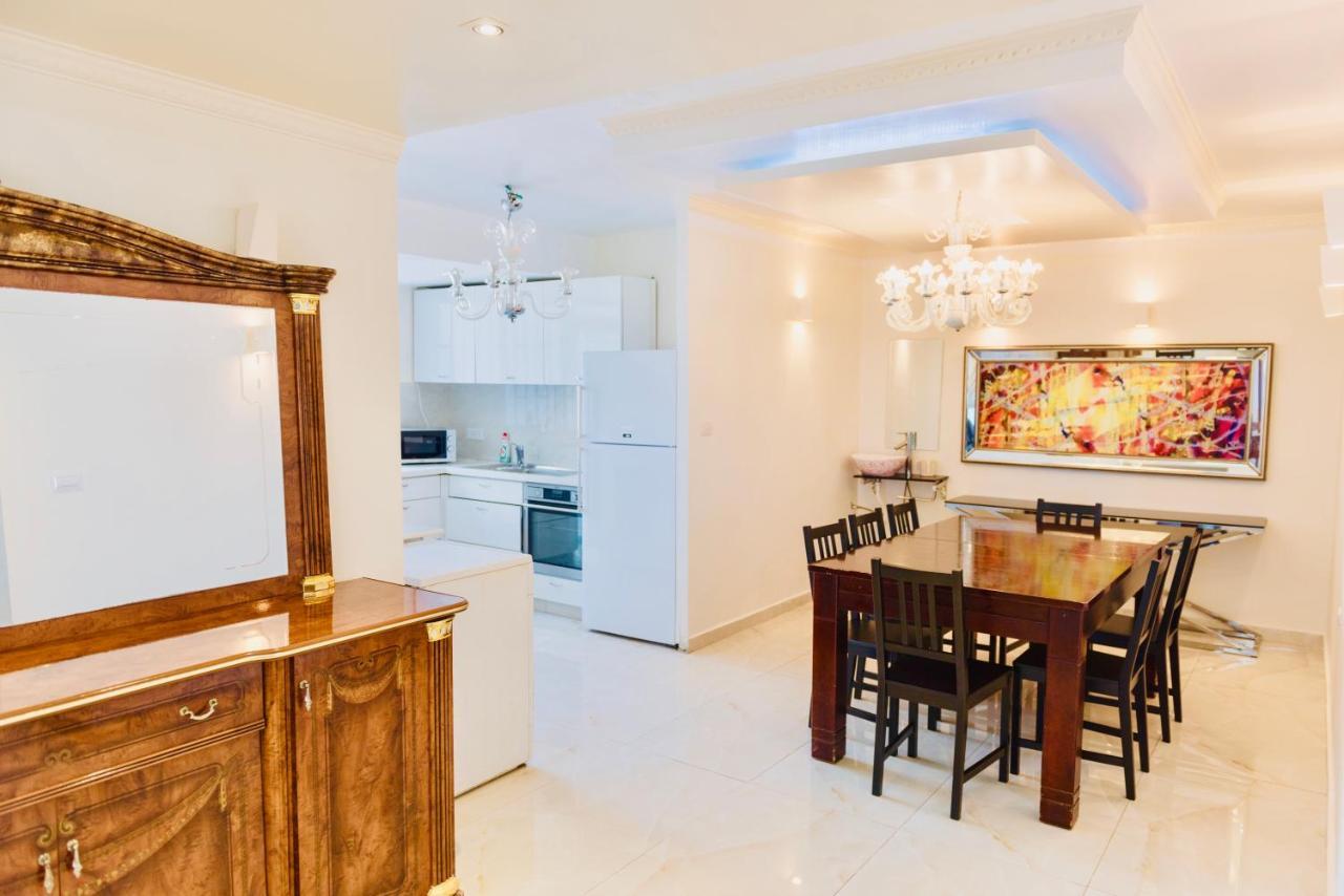 Royal Beach Front Apartments Нетания Екстериор снимка