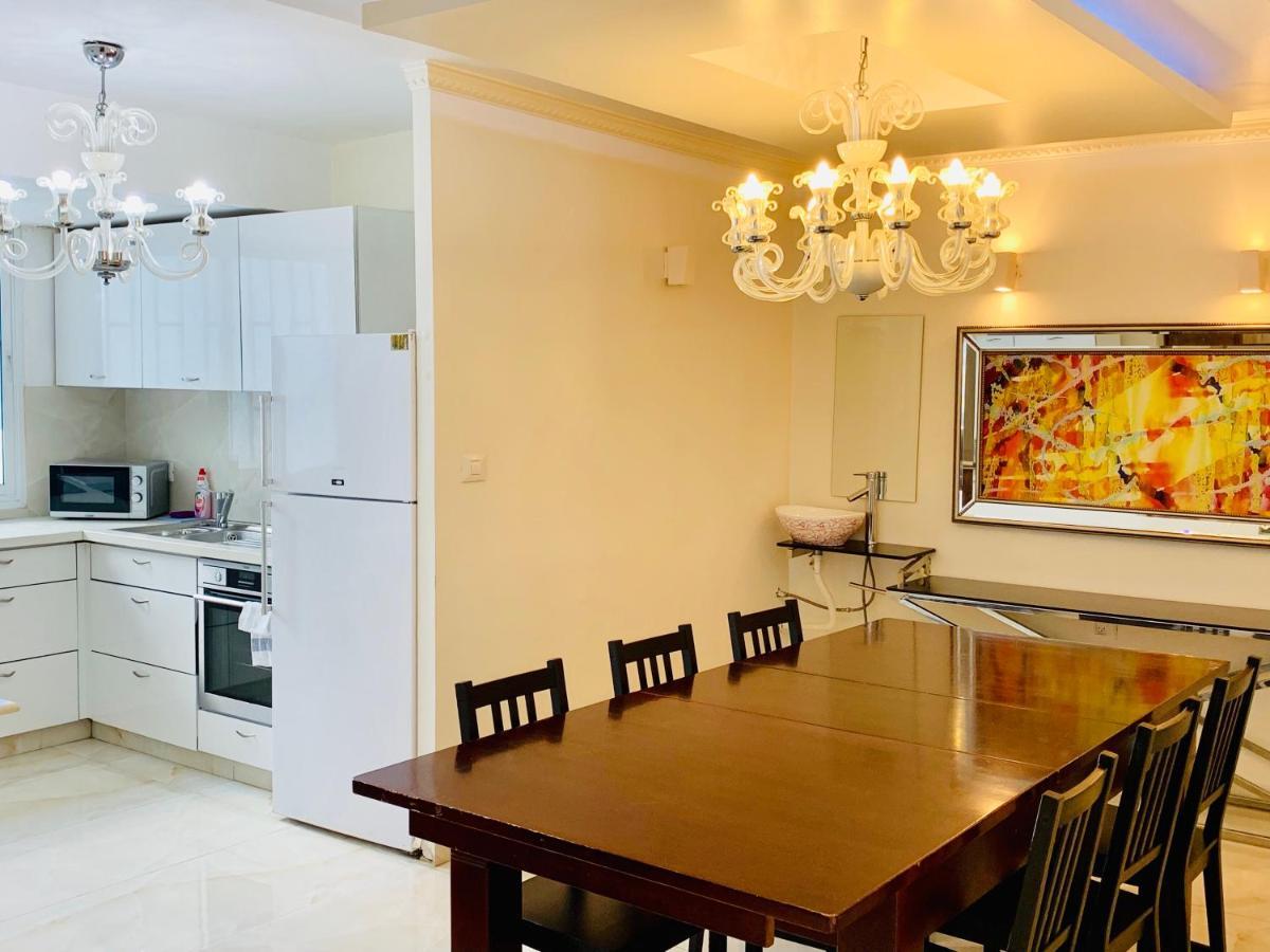 Royal Beach Front Apartments Нетания Екстериор снимка