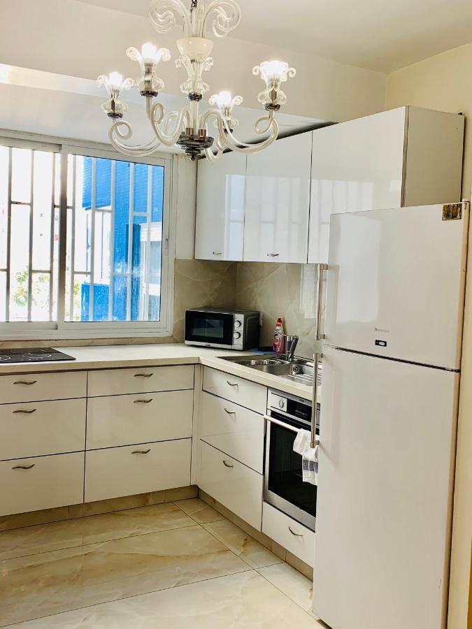 Royal Beach Front Apartments Нетания Екстериор снимка