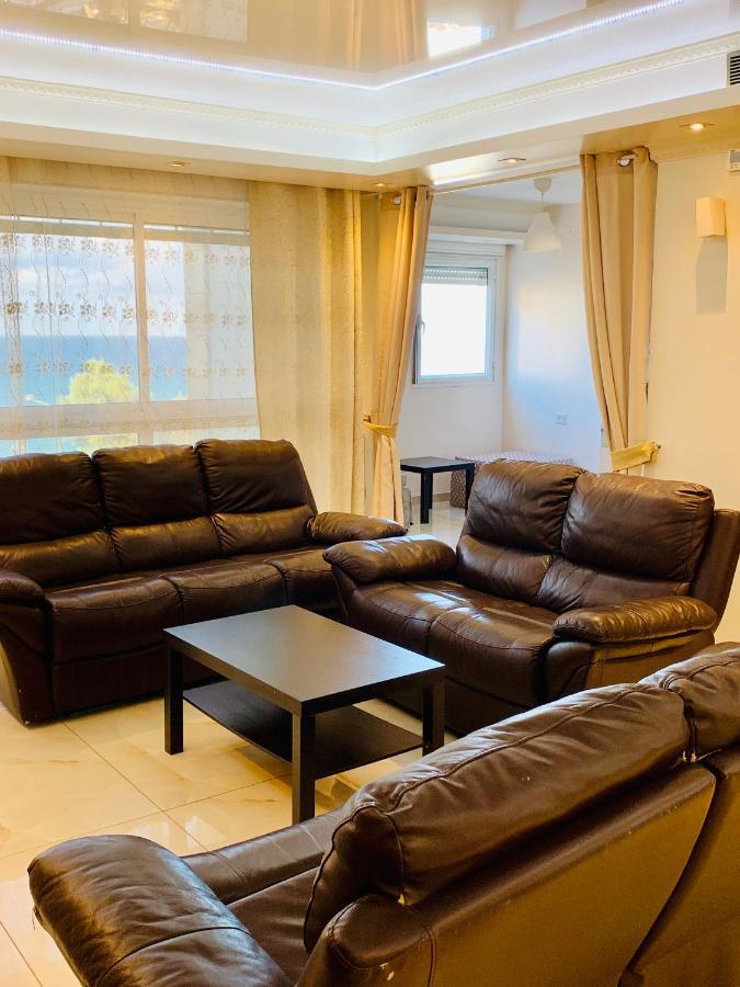 Royal Beach Front Apartments Нетания Екстериор снимка